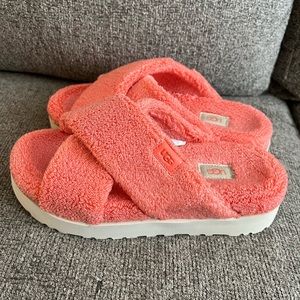 UGG Fuzz Sugar Crossover Terry Slide NWT women’s size 8 coral
